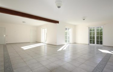 Villa à louer – St-Bretèche (78860)